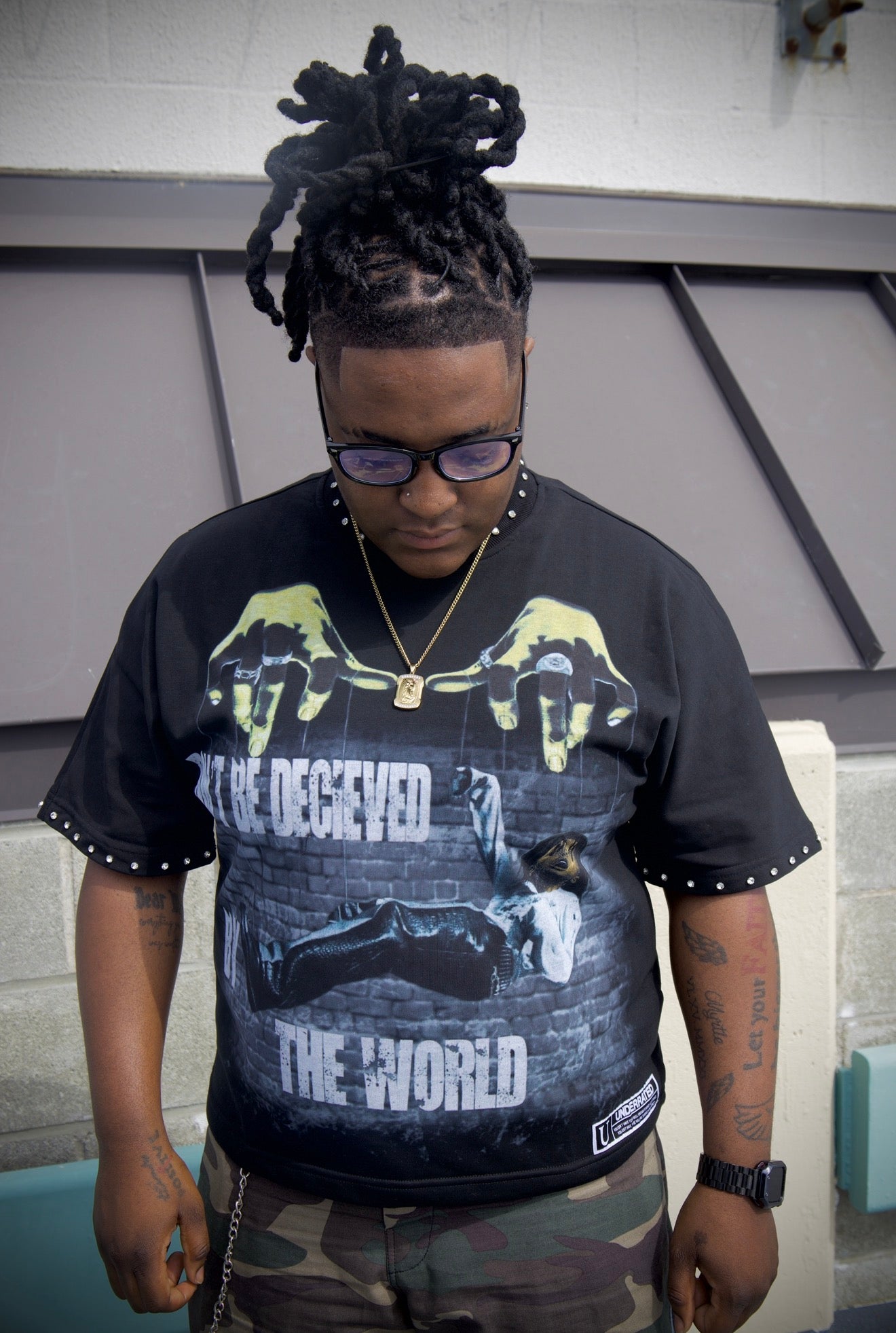 "DON'T BE DECIEVED.." RHINESTONE TEE